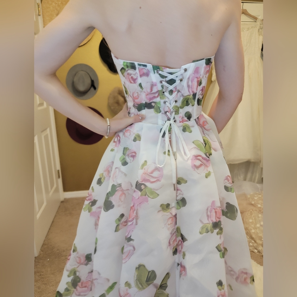 *NWT Brand NEW! Apple Blossom Floral Strapless Gown* - Picture 8 of 12